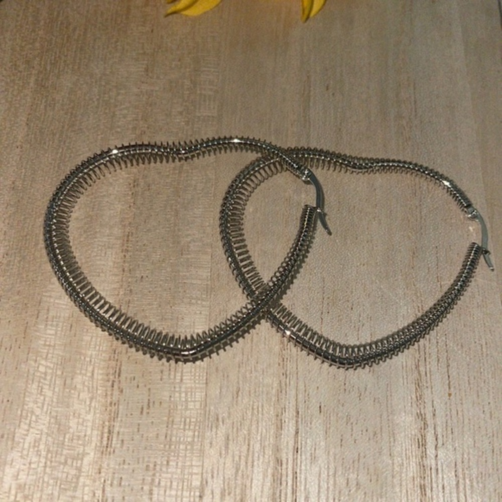 STAINLESS STEEL HEART SPRING‎ 60MM CLOSURE RING